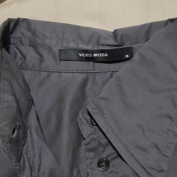 Woman's button down dress shirt - Picture 5 of 5